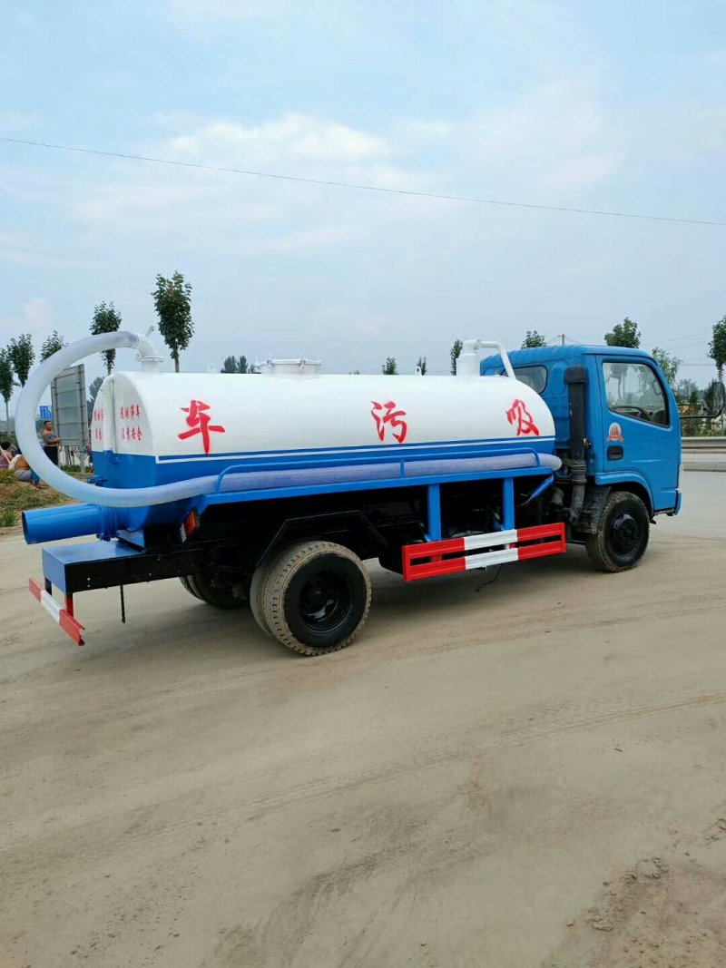 山東菏澤鄆城縣吸糞車廠家直銷 優(yōu)質(zhì)吸污車，僅售15600.00元/個